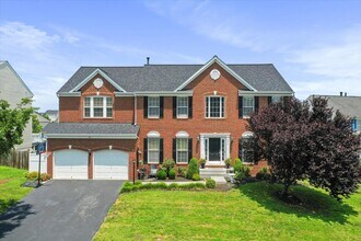 Building Photo - 319 Morlyn Dr
