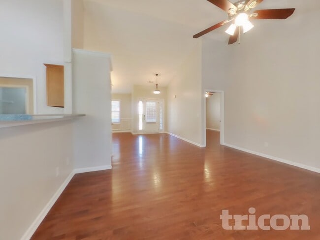 Building Photo - 223 Overlook Ct