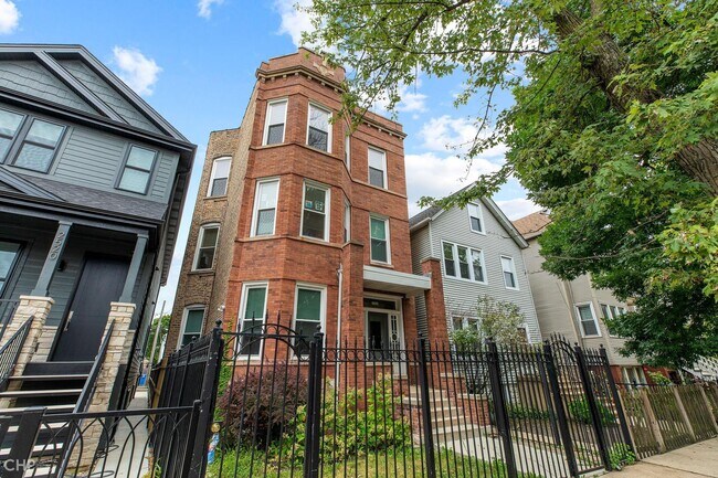 Building Photo - 2524 N Campbell Ave