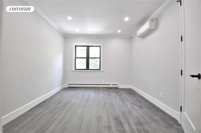 Building Photo - 163 E 46th St
