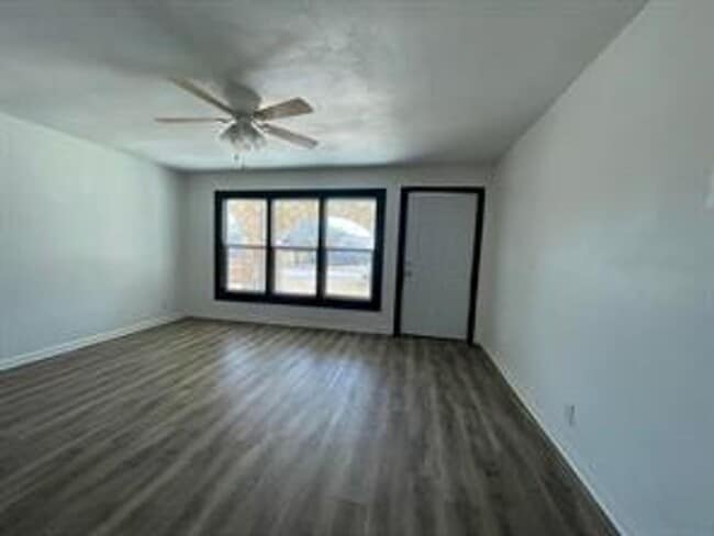 Building Photo - Charming 1-bedroom, 1-bathroom