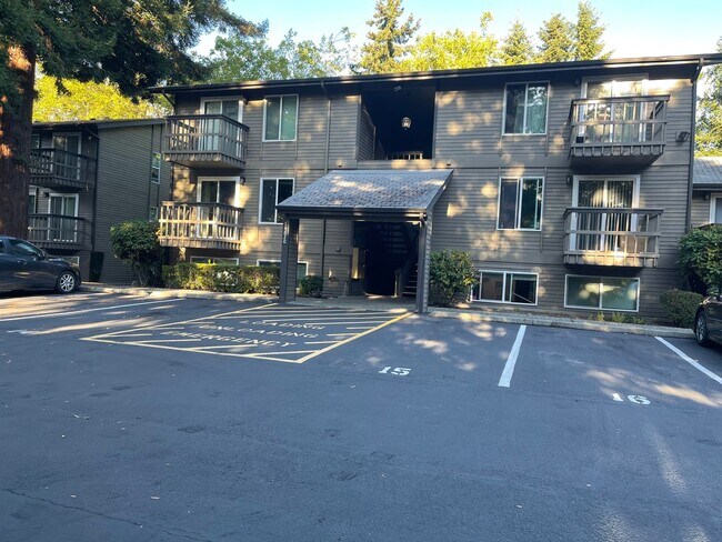 Foto del edificio - Cozy 2bd Condo in Overlake!