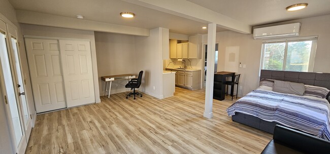 Building Photo - 3408 Figueroa St