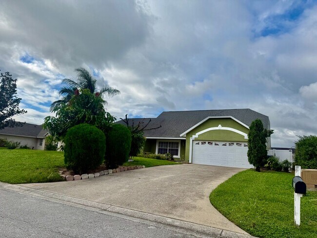 Foto del edificio - 5624 Mandarin Ct