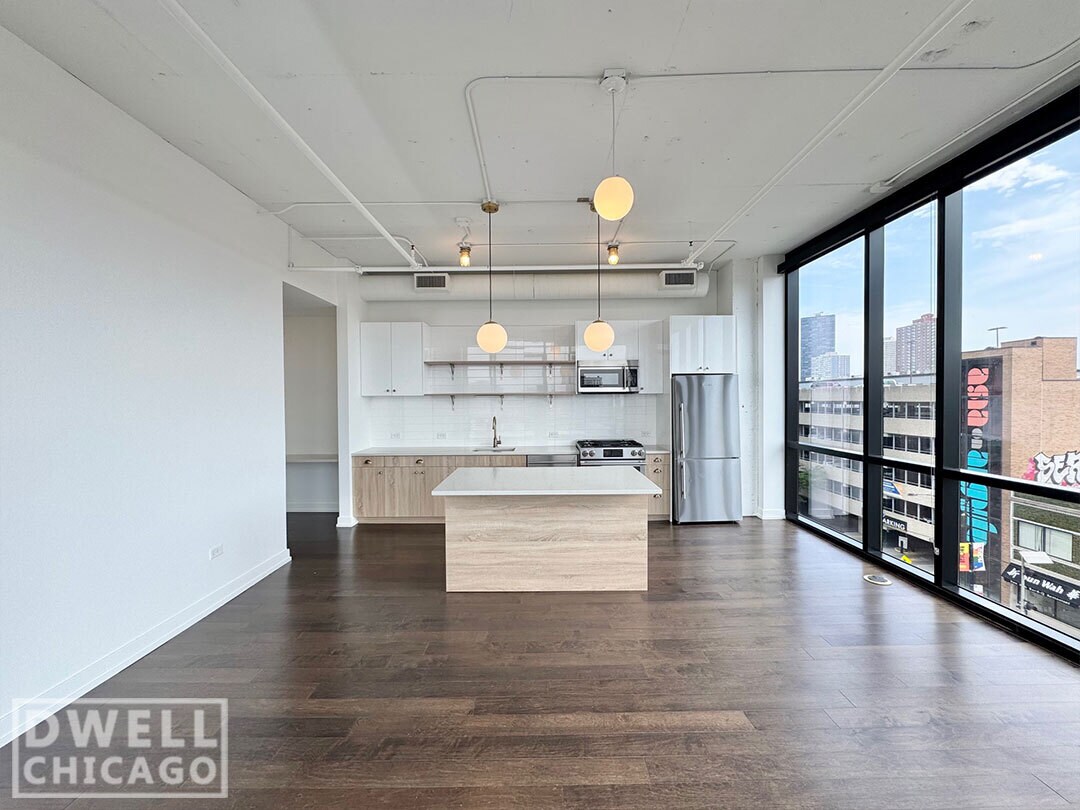 Foto principal - 1217 W Carmen Ave