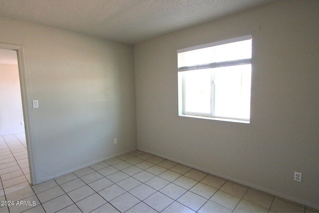 Foto del edificio - 2621 E Greenway Rd