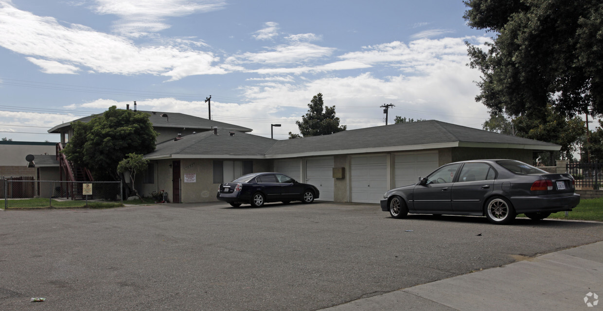 Foto principal - 16929 Reed St