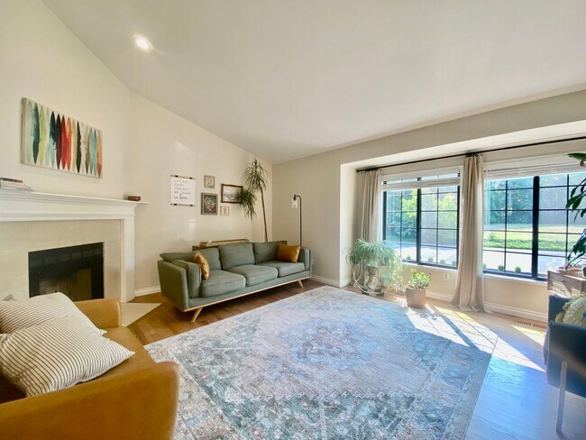 Foto del edificio - Pristine 3040 Sqft. Fairwood home