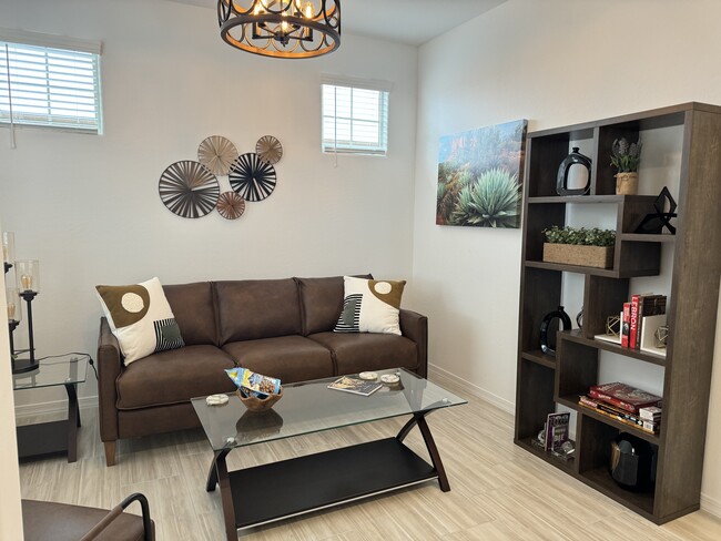 Sitting Room with queen sofa bed - 9052 W Georgia Ave