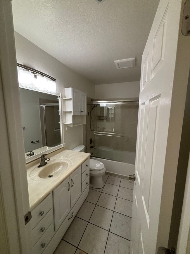 Building Photo - Resort living in Siena Hills-Condo with Pool, Gym and more!