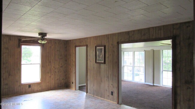 Building Photo - 2128 Grand Ave