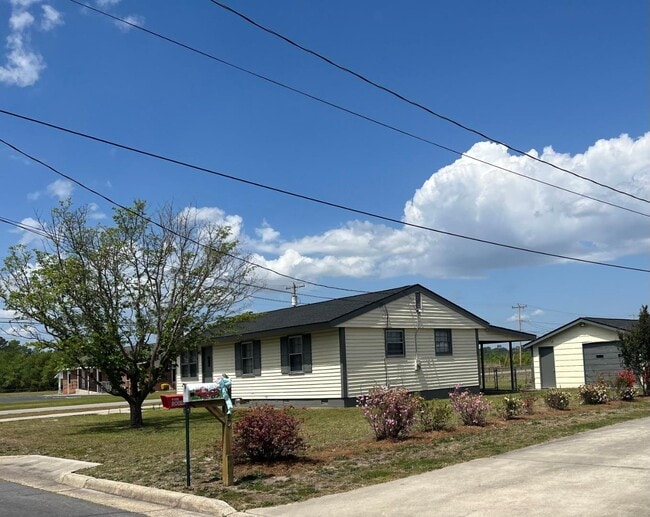 Building Photo - 2980 Bragg St