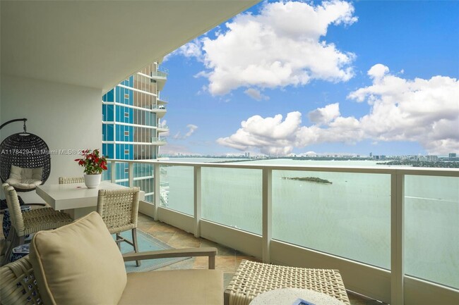 Building Photo - 2020 N Bayshore Dr