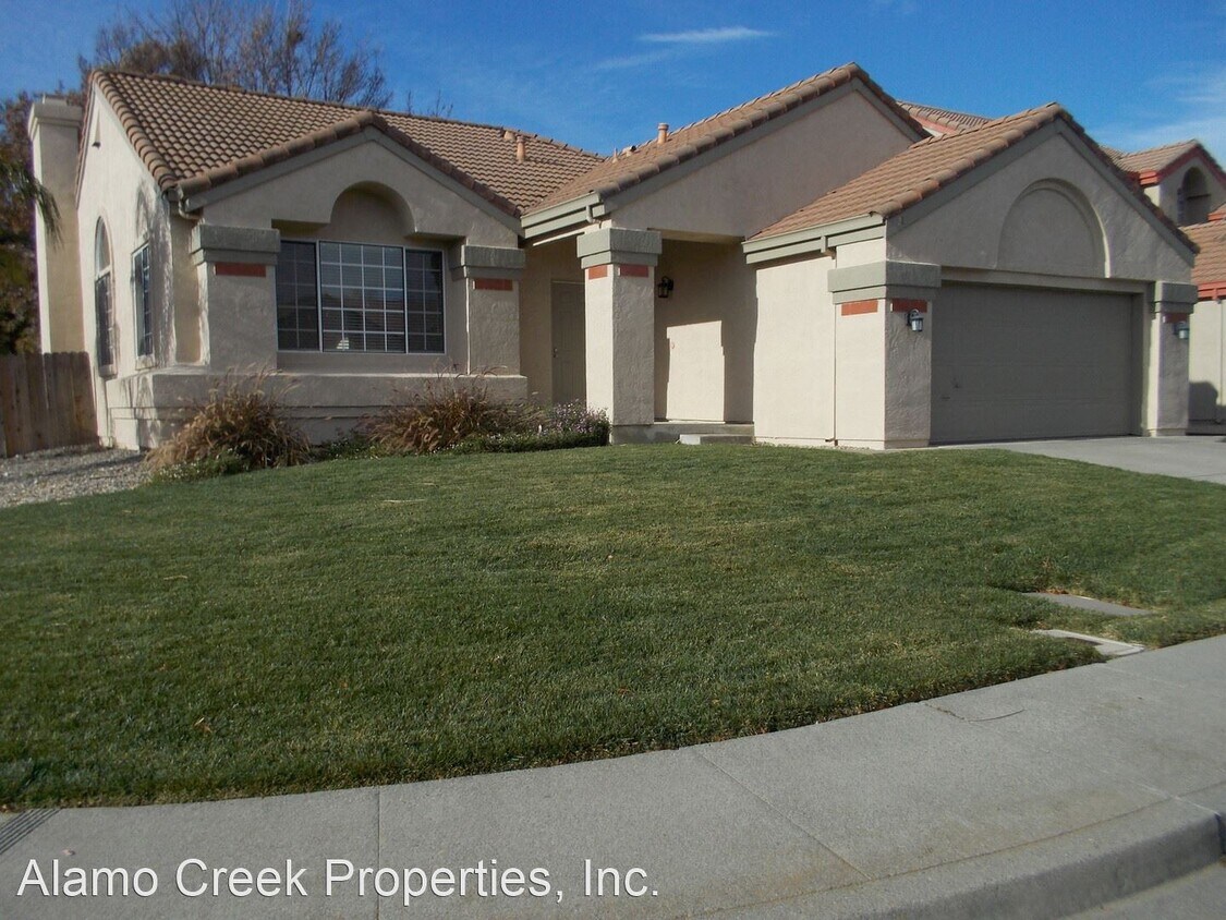 Foto principal - 3 br, 2 bath House - 212 Laurelwood Way