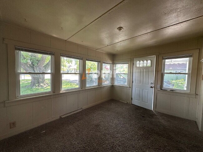 Foto del edificio - 707 E 118th St