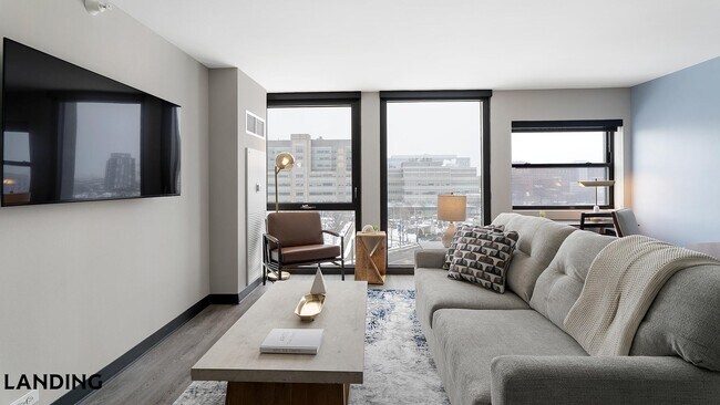 Foto del edificio - 1922 W Ogden Ave