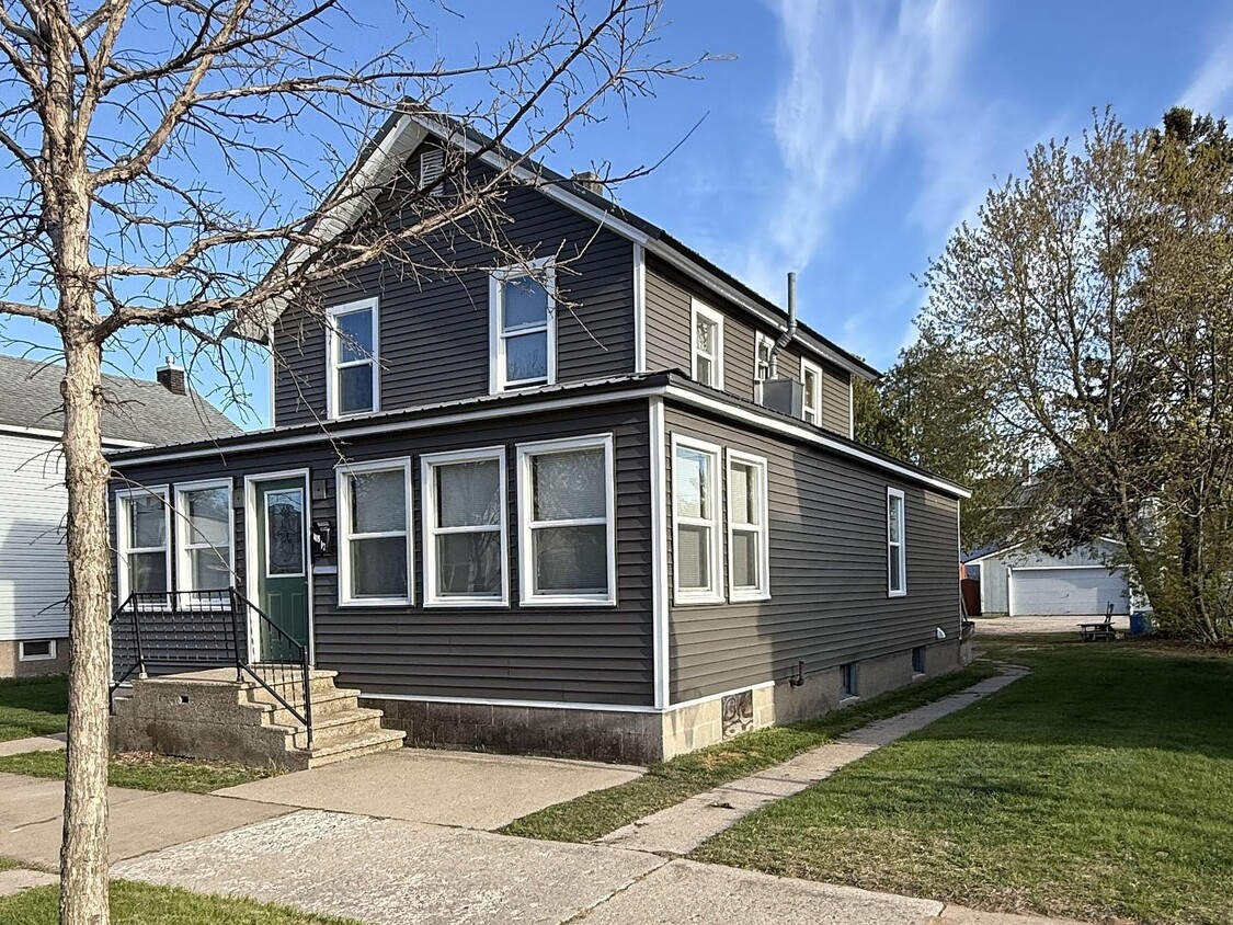 Building Photo - 1419 Sherman St