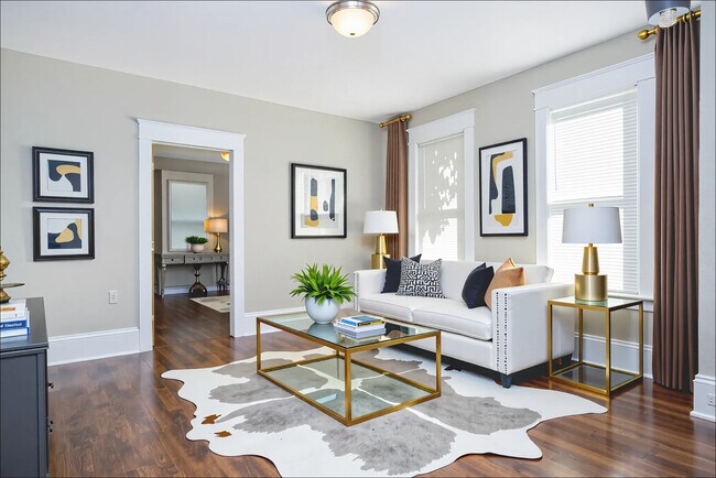 Hermosa sala de estar - 1211 Pine St