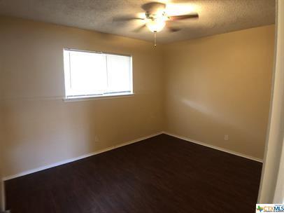 Foto del edificio - 1241 N LBJ Dr