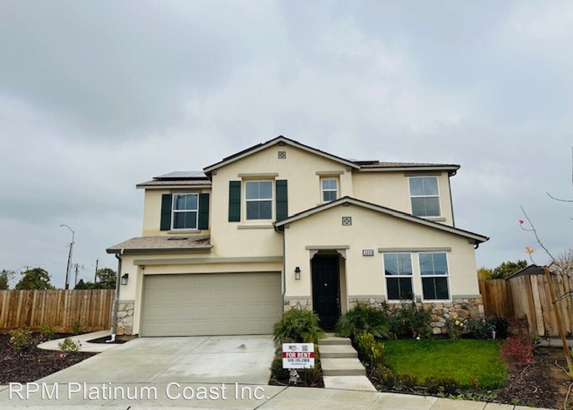 4 br, 3 bath House 6008 W Norwich Ave. House Rental in Fresno, CA