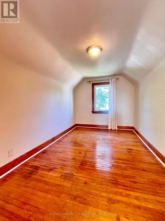 Building Photo - 95 Page St