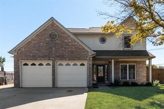 Building Photo - 10605 Bachman Dr