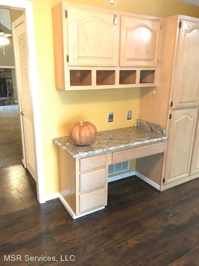 Building Photo - 4 br, 3 bath House - 2200 Solo Rd.