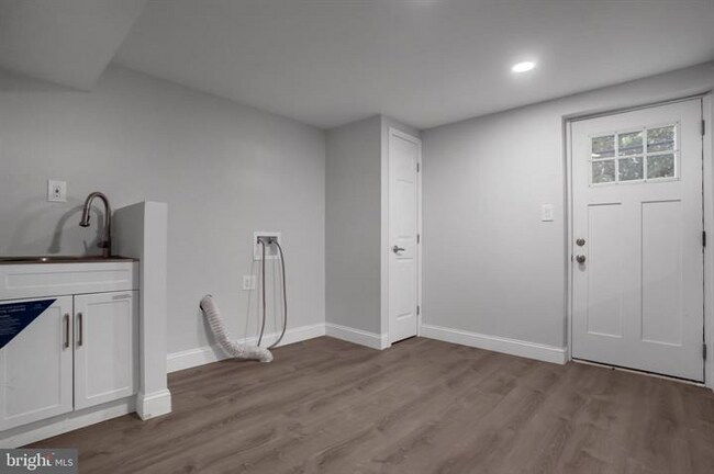 Building Photo - 2611 Rose Valley Dr
