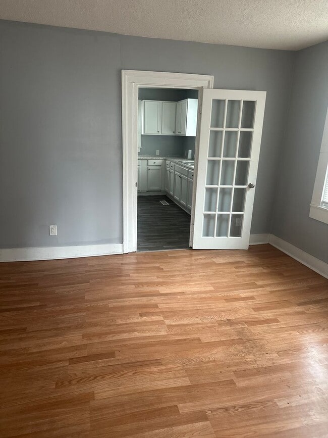 Building Photo - 536 Heard Ave