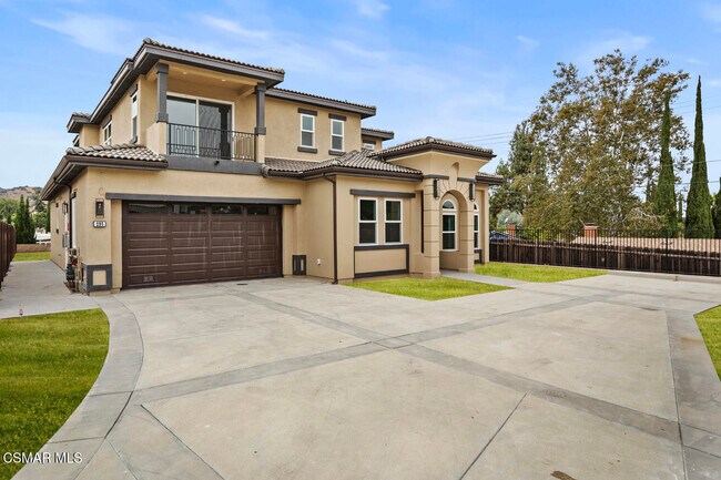 Foto del edificio - 295 Toyon Ct