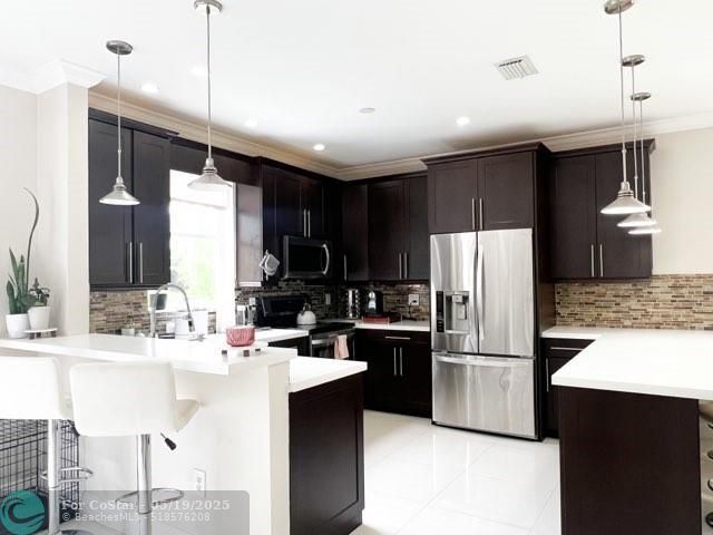Foto principal - 8785 NW 6th St