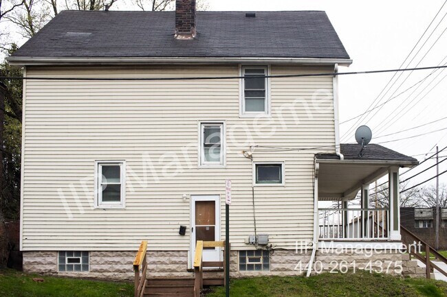 Foto del edificio - 3971 E 71st St