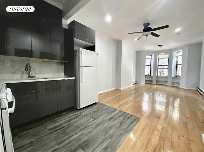 Building Photo - 440 63rd St