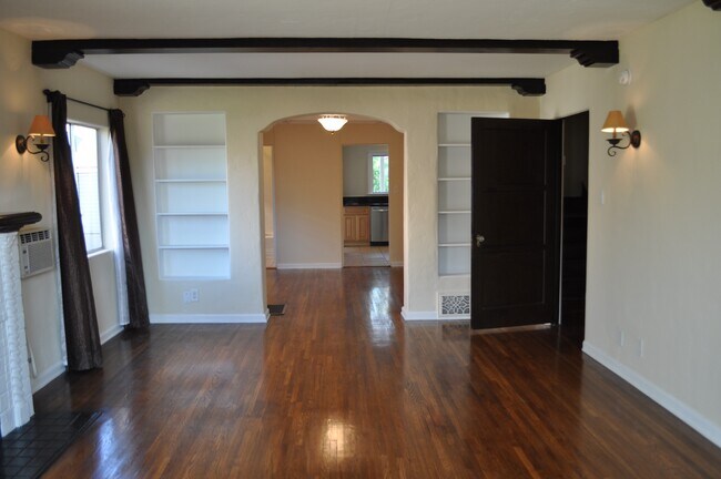 Foto del edificio - 1352 Masselin Ave