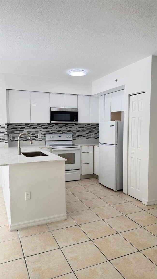 Foto del edificio - 11050 SW 196th St