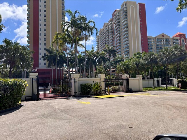 Foto del edificio - 16919 N Bay Rd