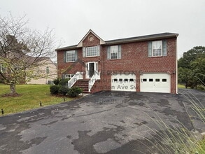 Building Photo - 4518 Lomond Cir