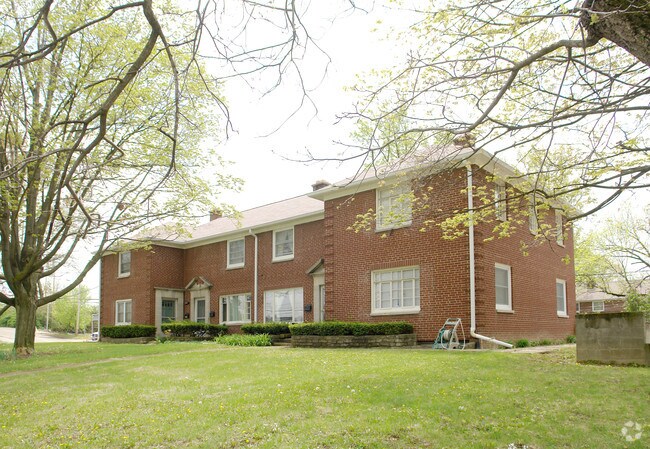 Building Photo - 4095-4101 Indianola Ave