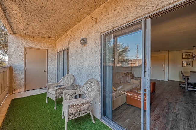 Foto del edificio - 8433 Hearth Dr