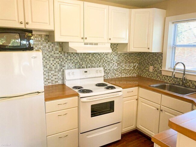 Foto del edificio - 1 br, 1 bath House - 203 West Lobit Street -