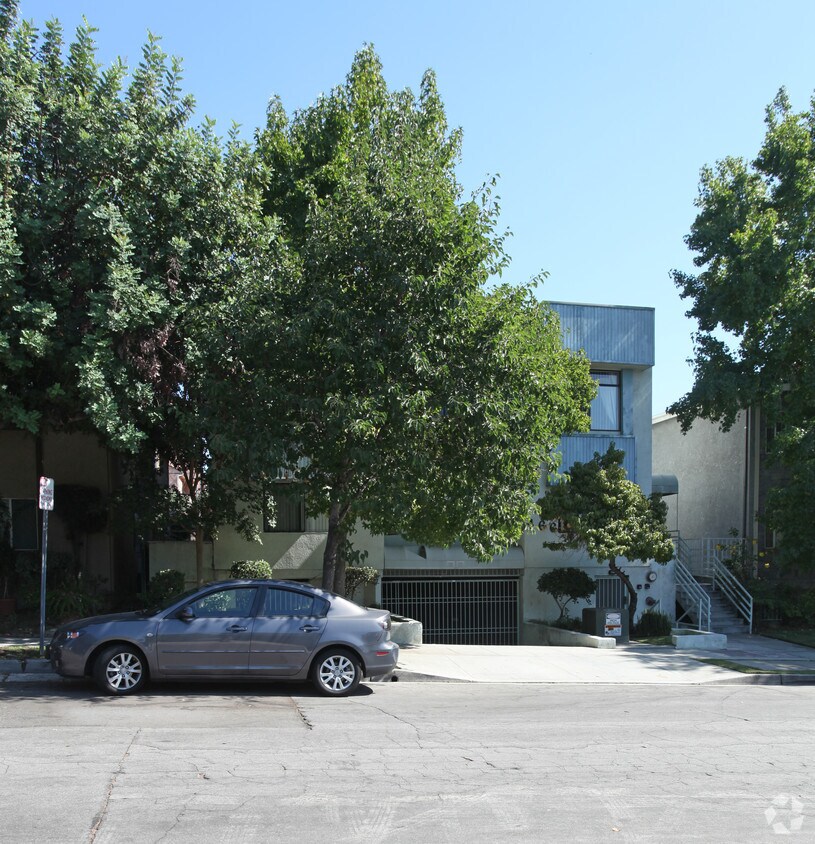 Building Photo - 466 E Palm Ave