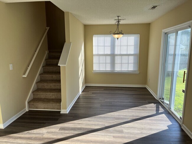 Foto del edificio - Refreshed 3 Bedroom House in NW Charlotte