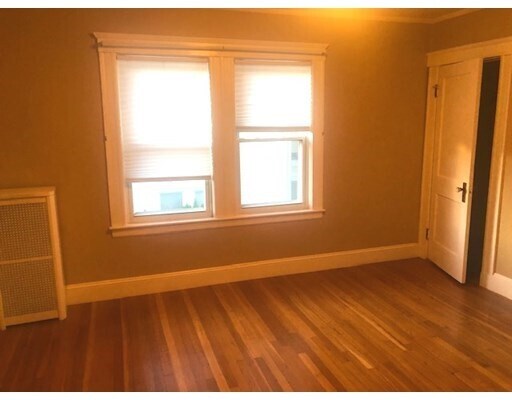 Building Photo - 57 Knoll St