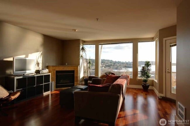Photo - 2Bd/2Ba Kirkland Condo