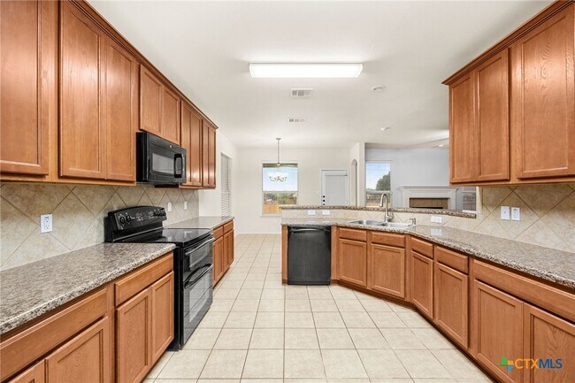 Foto del edificio - 5101 Birmingham Cir
