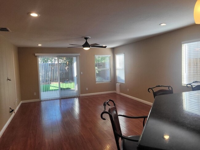 Building Photo - Beautiful home in Mather