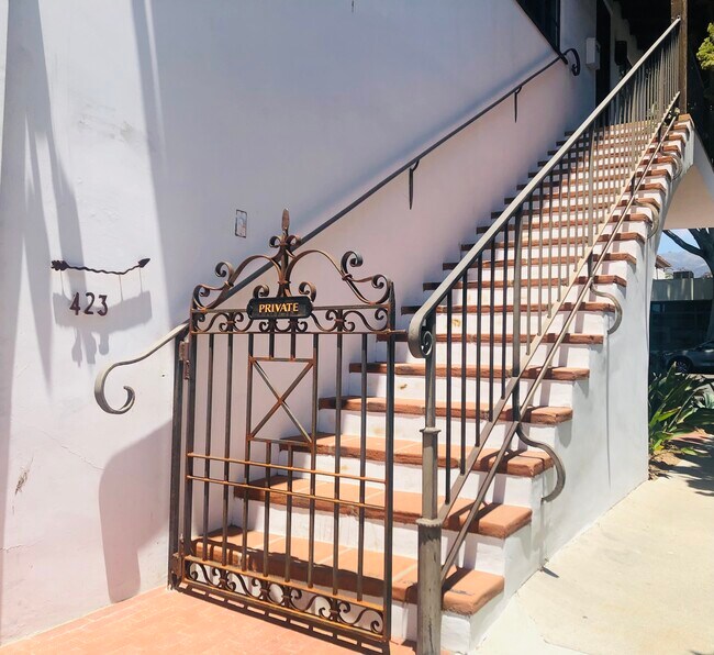 Building Photo - 423 N Milpas St