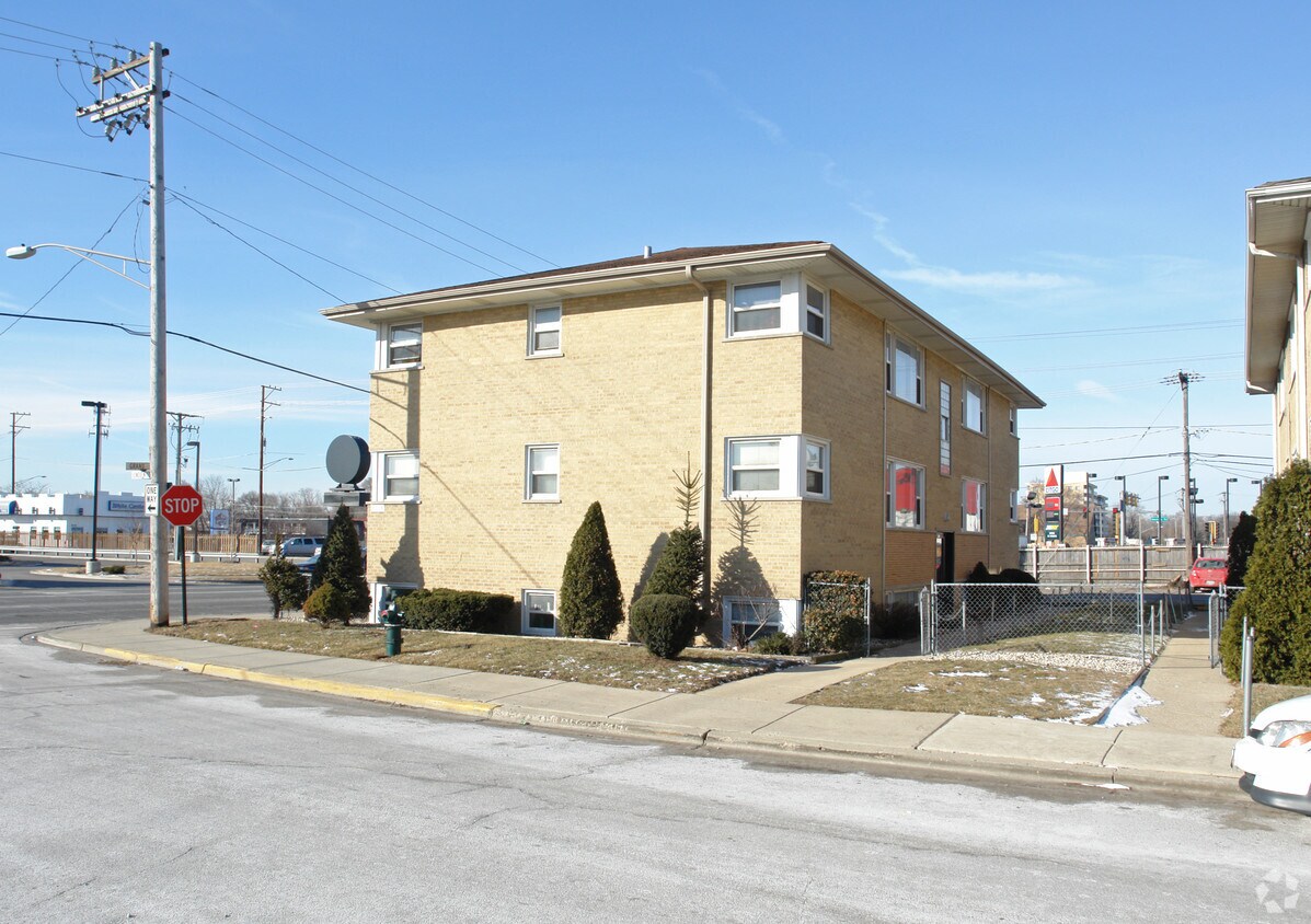 Building Photo - 2824 Lincoln St