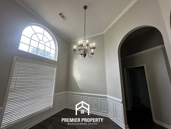 Photo - Spacious 4BR/2BA Memphis Rental with 2-Car Garage, High Ceilings & Fireplace House