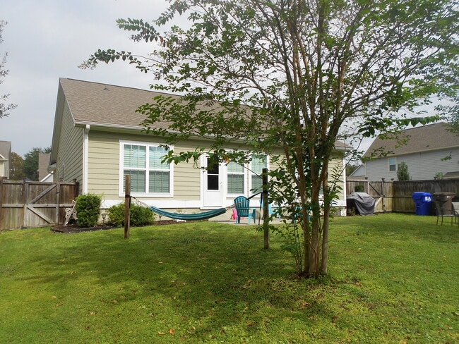 Building Photo - 2263 Show Basket Way